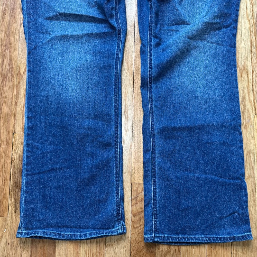 Old Navy WOW Mid Rise Bootcut Jean Medium Wash Sz 20 Regular - Picture 3 of 11